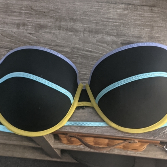 Victoria secret  bandeau bikini top - Picture 3 of 4